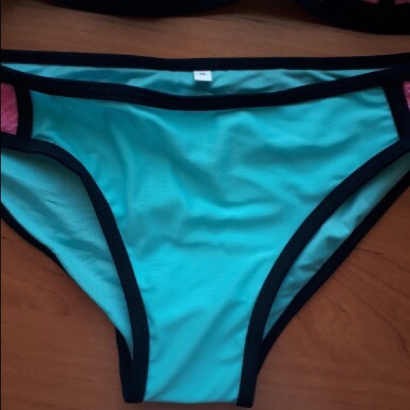 💥HP💥 Sexy Push Up Bikinis - Picture 7 of 8